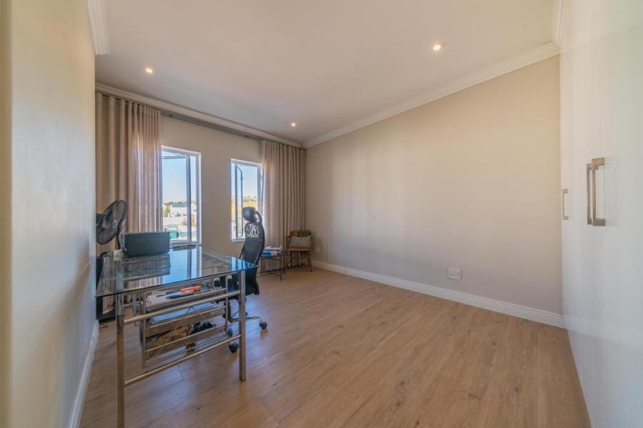 3 Bedroom Property for Sale in Koelenbosch Country Estate Western Cape